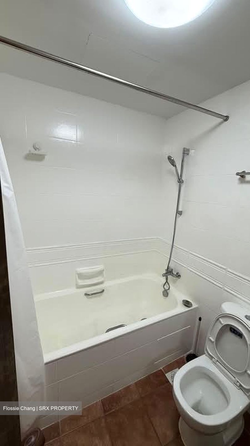 Gold Coast Condo (D5), Condominium #560682311